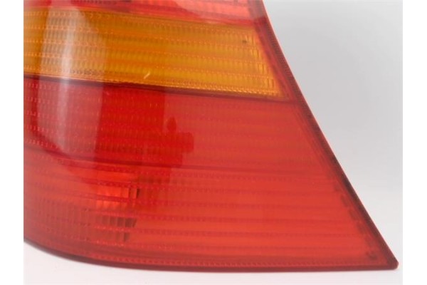 Recambio de piloto trasero derecho para volkswagen golf iv berlina (1j1) 1.6 16v referencia OEM IAM 1J6945096R  