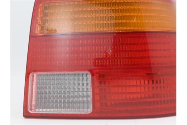 Recambio de piloto trasero derecho para volkswagen golf iv berlina (1j1) 1.6 16v referencia OEM IAM 1J6945096R  