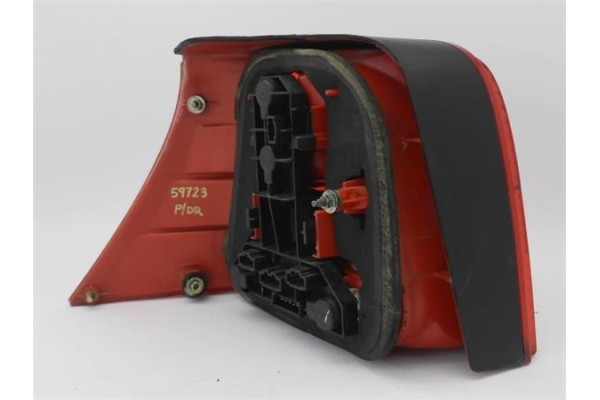 Recambio de piloto trasero derecho para volkswagen golf iv berlina (1j1) 1.6 16v referencia OEM IAM 1J6945096R  