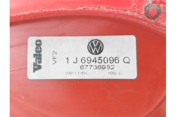 Recambio de piloto trasero derecho para volkswagen golf iv berlina (1j1) 1.6 16v referencia OEM IAM 1J6945096R  