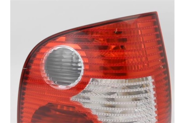 Recambio de piloto trasero derecho para volkswagen polo iv (9n1) 1.2 12v referencia OEM IAM 6Q6945096G  