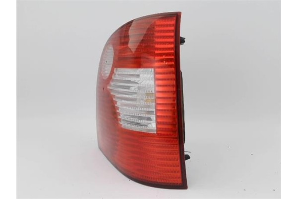 Recambio de piloto trasero derecho para volkswagen polo iv (9n1) 1.2 12v referencia OEM IAM 6Q6945096G  