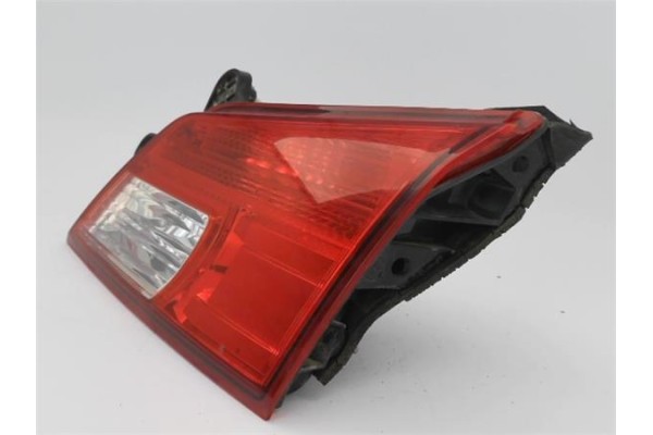 Recambio de piloto interior derecho para subaru legacy v 2.0 d referencia OEM IAM 84912AJ250  