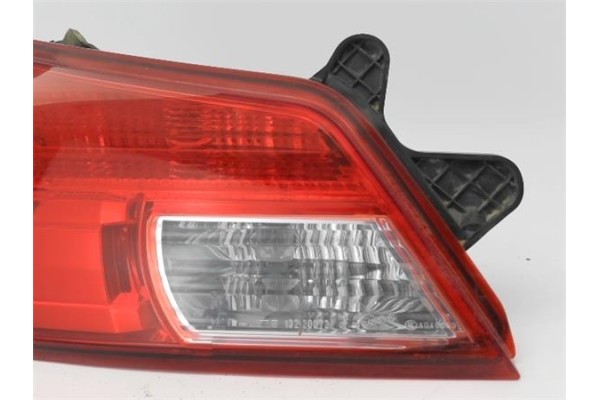 Recambio de piloto interior izquierdo para subaru legacy v 2.0 d referencia OEM IAM 84912AJ240  
