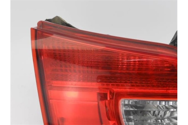 Recambio de piloto interior izquierdo para subaru legacy v 2.0 d referencia OEM IAM 84912AJ240  