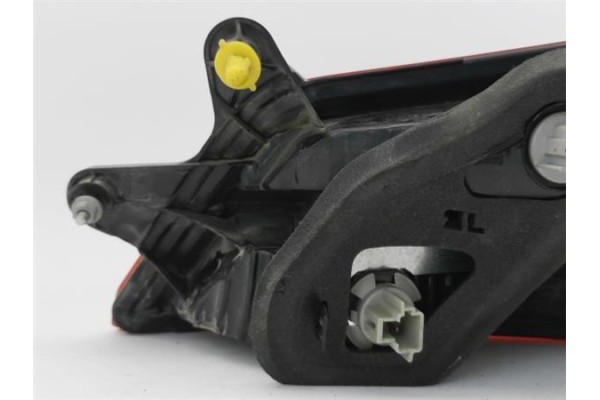 Recambio de piloto interior izquierdo para subaru legacy v 2.0 d referencia OEM IAM 84912AJ240  