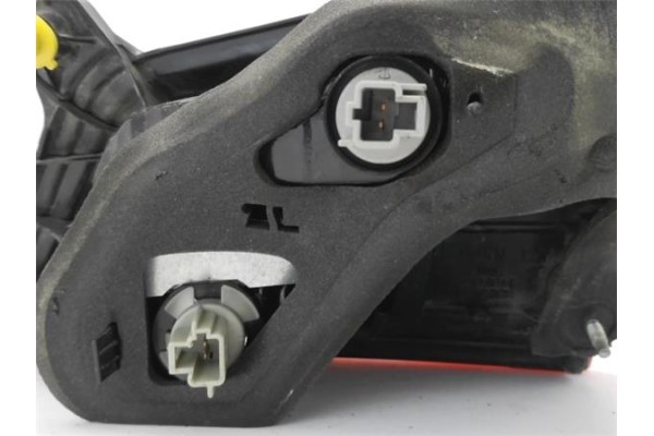 Recambio de piloto interior izquierdo para subaru legacy v 2.0 d referencia OEM IAM 84912AJ240  