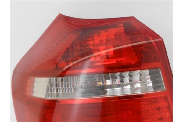 Recambio de piloto trasero izquierdo para bmw serie 1 berlina (e81/e87) 118d referencia OEM IAM 63210432621  