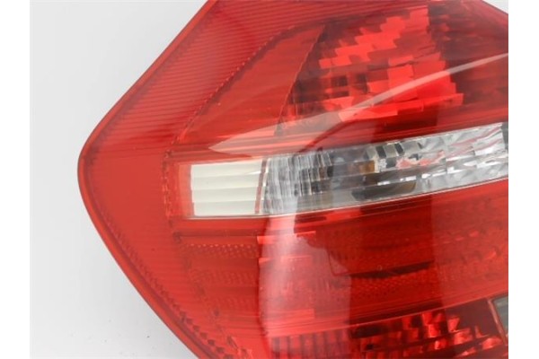 Recambio de piloto trasero izquierdo para bmw serie 1 berlina (e81/e87) 118d referencia OEM IAM 63210432621  