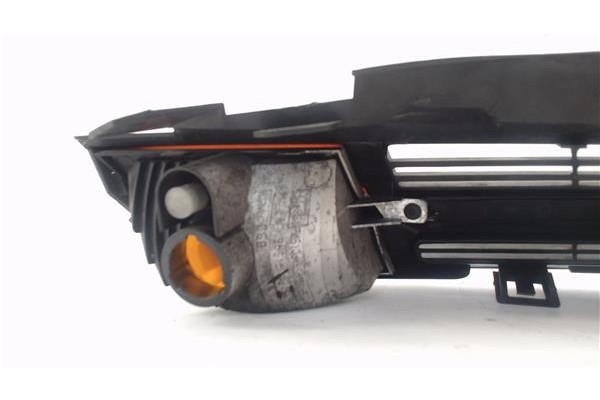 Recambio de rejilla paragolpes delantero izquierda para nissan micra (k12e) 1.2 16v referencia OEM IAM 62330AX600  