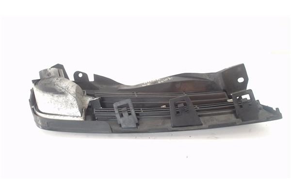 Recambio de rejilla paragolpes delantero izquierda para nissan micra (k12e) 1.2 16v referencia OEM IAM 62330AX600  
