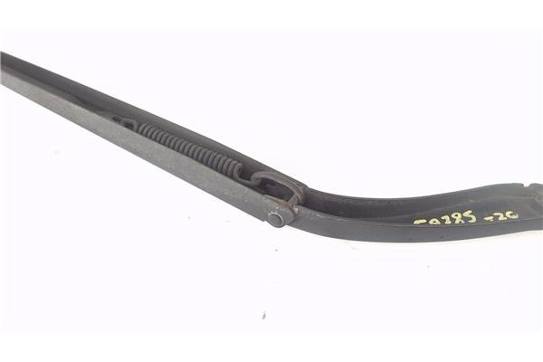Recambio de brazo limpiaparabrisas delantero izquierdo para renault scenic ii (jm) 1.5 dci (jm1f) referencia OEM IAM 7701062073 