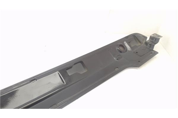 Recambio de moldura puerta trasero derecha para kia carnival 2.9 crdi referencia OEM IAM 839154D100  