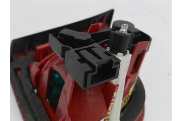 Recambio de piloto interior derecho para citroen c5 berlina 2.0 audace referencia OEM IAM 9687582980  