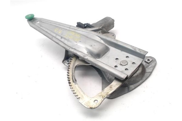 Recambio de elevalunas electrico trasero derecho para toyota auris (e15) 2.0 d-4d referencia OEM IAM 8572035140 973581100 