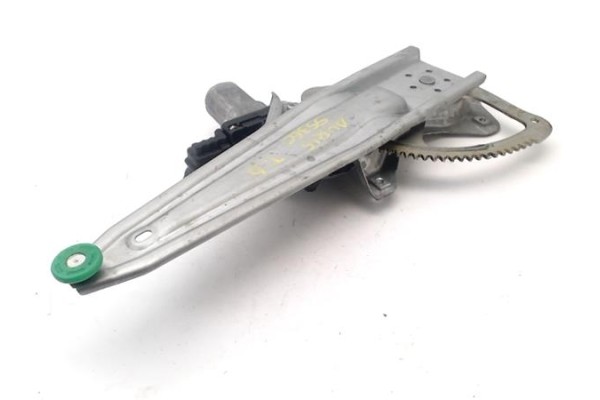 Recambio de elevalunas electrico trasero derecho para toyota auris (e15) 2.0 d-4d referencia OEM IAM 8572035140 973581100 