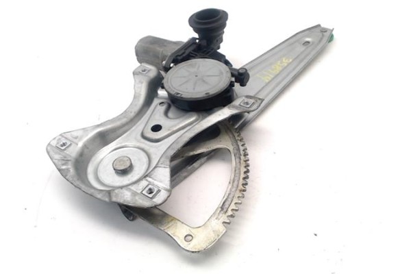 Recambio de elevalunas electrico trasero derecho para toyota auris (e15) 2.0 d-4d referencia OEM IAM 8572035140 973581100 