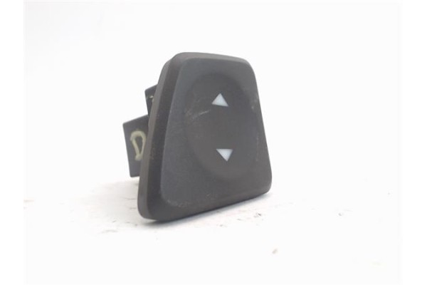 Recambio de mando elevalunas delantero derecho para fiat 500 1.3 d multijet referencia OEM IAM   