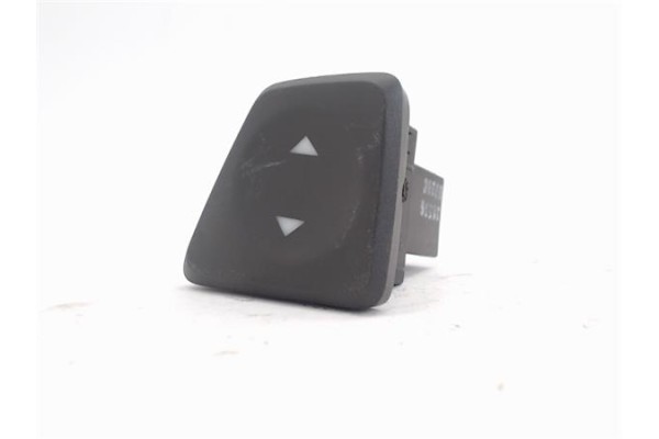 Recambio de mando elevalunas delantero derecho para fiat 500 1.3 d multijet referencia OEM IAM   