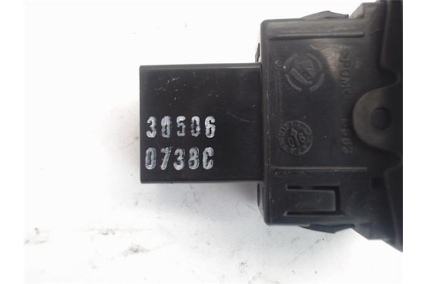 Recambio de mando elevalunas delantero derecho para fiat 500 1.3 d multijet referencia OEM IAM   