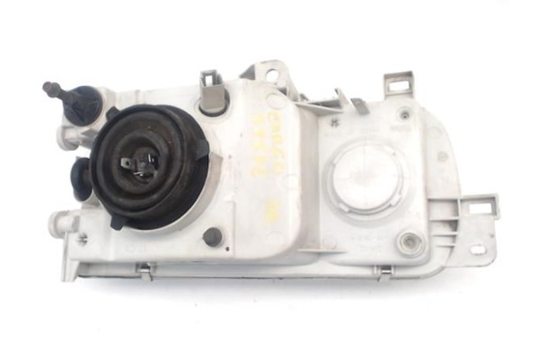 Recambio de faro delantero dcho para nissan vanette cargo (hc23) 2.3 d referencia OEM IAM 260107C002  