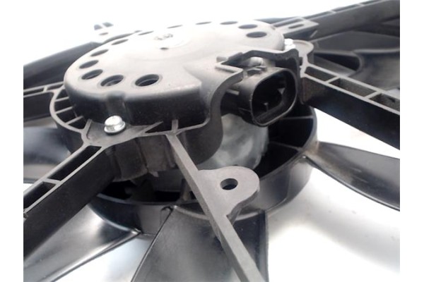 Recambio de electroventilador para renault megane iv berlina 5p 1.2 experience referencia OEM IAM 214813939R  