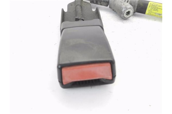 Recambio de anclaje cinturon delantero derecho para renault kangoo i (f/kc0) 1.5 alize referencia OEM IAM 33012418 8200378161 
