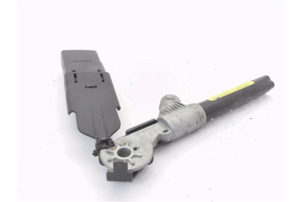 Recambio de anclaje cinturon delantero derecho para renault kangoo i (f/kc0) 1.5 alize referencia OEM IAM 33012418 8200378161 