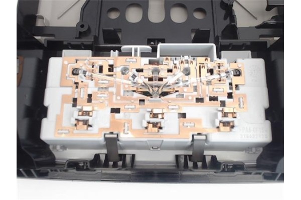 Recambio de luz delantero central techo para opel astra j berlina 5p 1.6 excellence referencia OEM IAM   