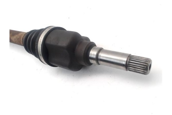 Recambio de palier delantero derecho para peugeot 207 1.6 16v vti referencia OEM IAM 3273PZ  
