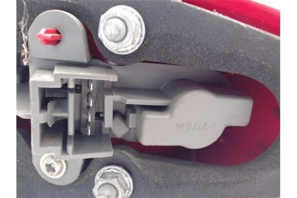 Recambio de piloto trasero izquierdo para alfa romeo 147 (190) 1.9 jtd distinctive referencia OEM IAM 46556347 46556349 