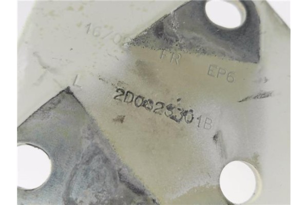 Recambio de bisagra capo izquierda para volkswagen lt furgón/combi 2.5 lt 35 caja cerrada referencia OEM IAM 2D0823301B  