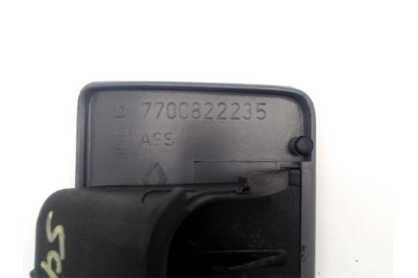 Recambio de cenicero para renault twingo i (c06) 1.2 (c066/67/68) referencia OEM IAM 7700822235  