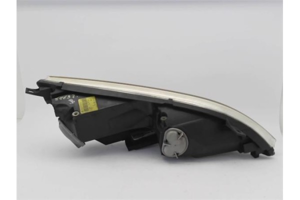 Recambio de faro delantero izquierdo para mitsubishi colt cz3 berl. 5 (z30a) 1.5 di-d inform referencia OEM IAM 8301A221  