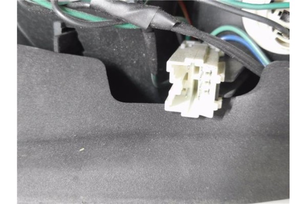 Recambio de piloto trasero derecho para hyundai lantra berlina (rd) 1.9 d referencia OEM IAM 9240229520  