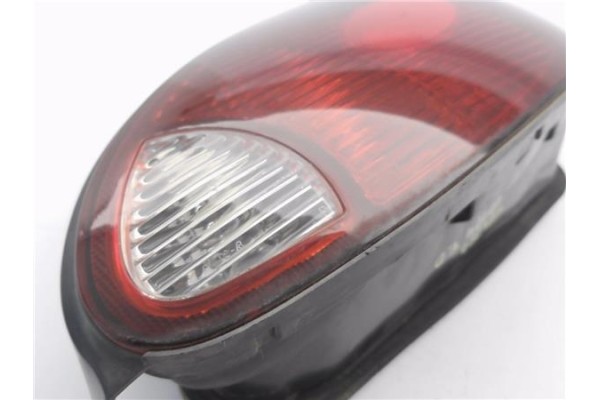 Recambio de piloto trasero derecho para hyundai lantra berlina (rd) 1.9 d referencia OEM IAM 9240229520  