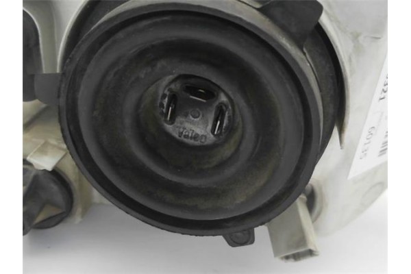 Recambio de faro delantero izquierdo para nissan serena (c23m) 2.3 d referencia OEM IAM 260607C002  