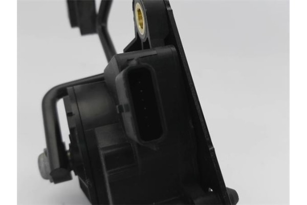 Recambio de pedal acelerador para nissan qashqai (j10) 1.6 360 referencia OEM IAM 2273A21211  