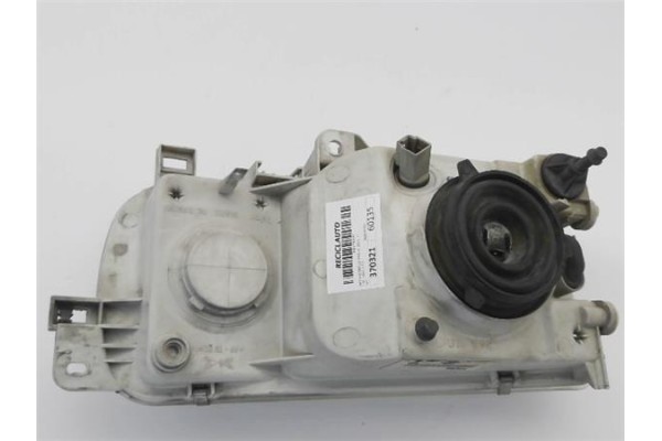 Recambio de faro delantero izquierdo para nissan serena (c23m) 2.3 d referencia OEM IAM 260607C002  