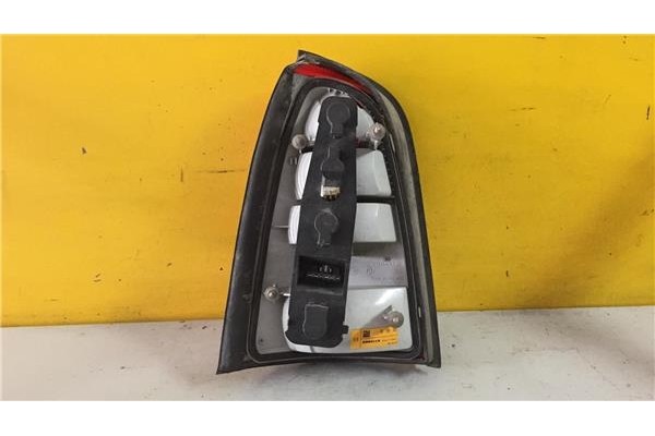 Recambio de piloto trasero derecho para opel vectra b caravan 1.6 básico (1999) referencia OEM IAM 90585003  