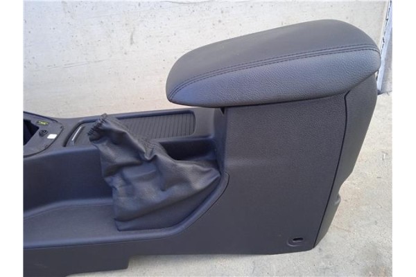 Recambio de embellecedor consola central para ford focus berlina (cew) 1.5 business referencia OEM IAM F1EBA045M62 F1EBA045A08E 