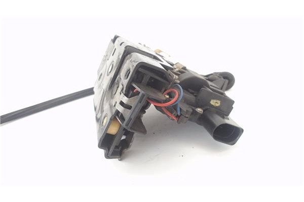 Recambio de cierre electromagnetico delantero izquierdo para volkswagen golf iv berlina (1j1) 1.6 16v referencia OEM IAM 3B18370