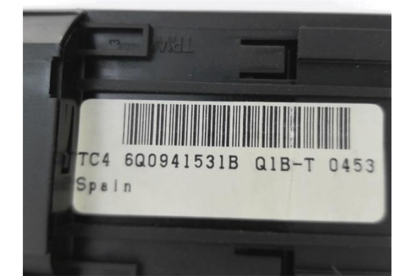 Recambio de mando de luces para volkswagen polo iv (9n1) 1.2 12v referencia OEM IAM 6Q0941531B  