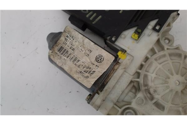 Recambio de motor elevalunas delantero derecho para volkswagen golf iv berlina (1j1) 1.6 16v referencia OEM IAM 1J3837730AP 1014