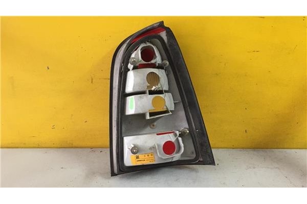 Recambio de piloto trasero izquierdo para opel vectra b caravan 1.6 básico (1999) referencia OEM IAM 90585001  