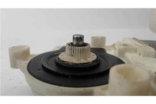 Recambio de motor elevalunas delantero izquierdo para volkswagen golf iv berlina (1j1) 1.6 16v referencia OEM IAM 1J1959801C  