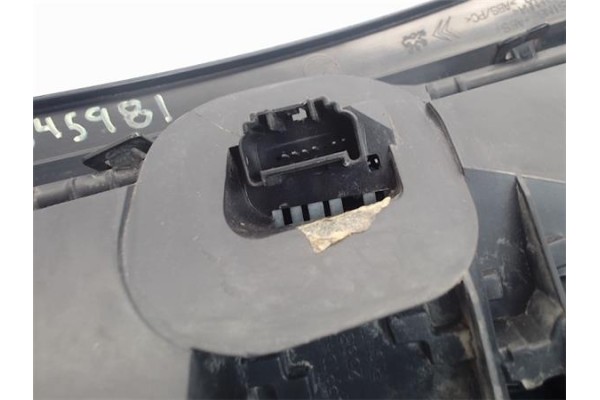 Recambio de piloto trasero derecho para citroen c1 1.4 sx referencia OEM IAM   