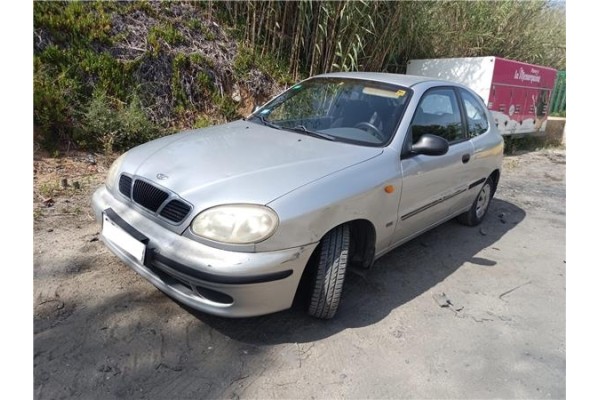 daewoo lanos del año 2000