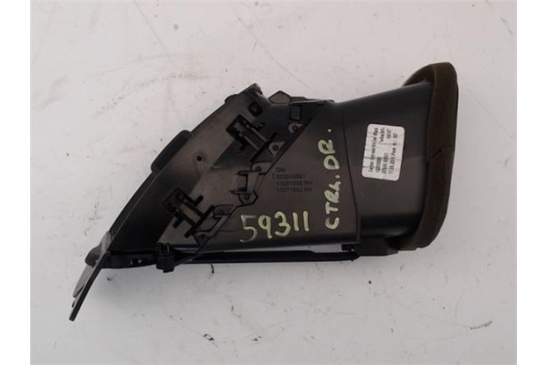 Recambio de rejilla entrada de aire para opel astra j 1.6 referencia OEM IAM 13303921  