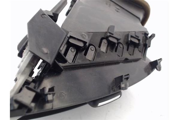 Recambio de rejilla entrada de aire para opel astra j 1.6 referencia OEM IAM 13303921  